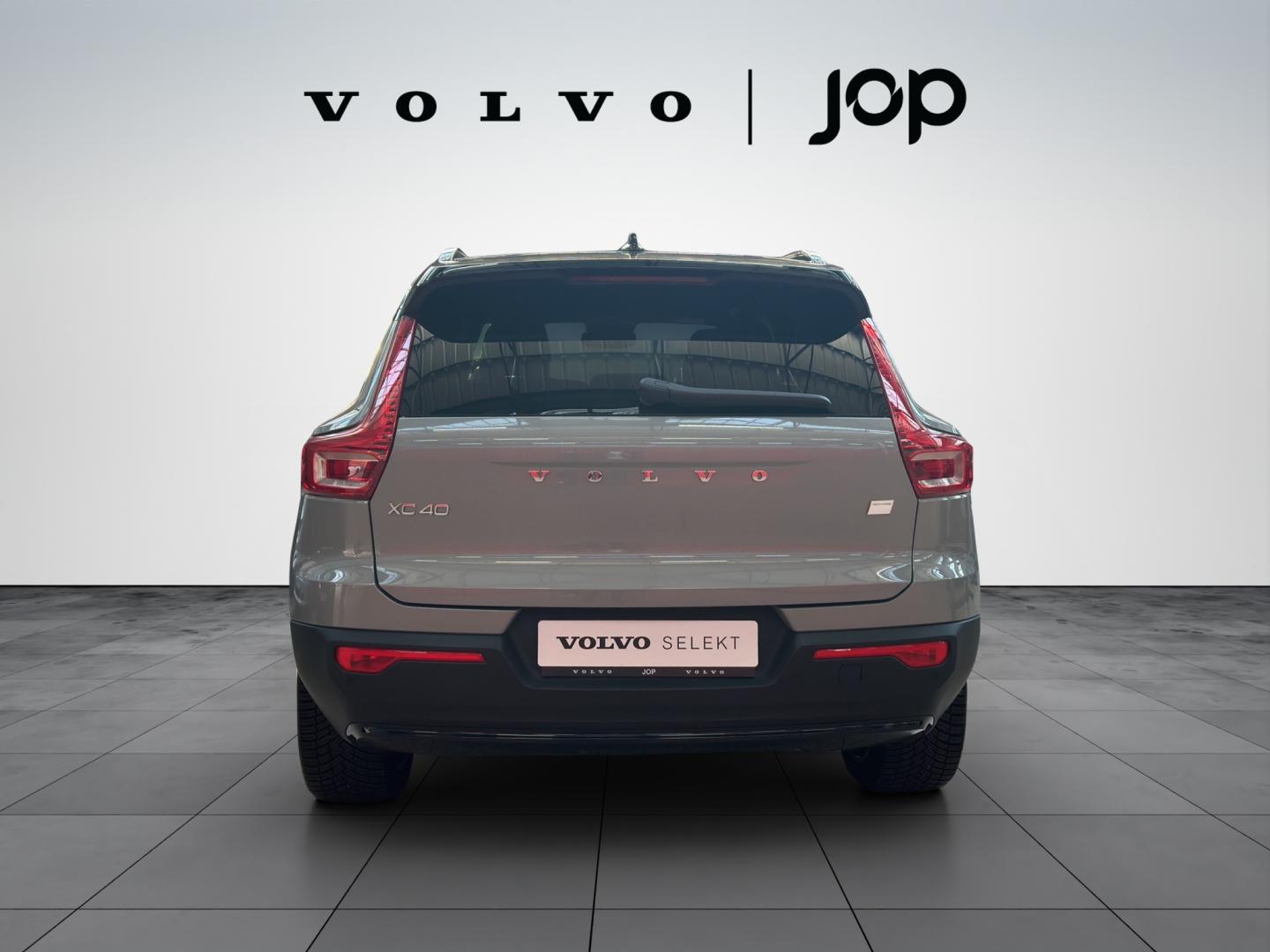 Volvo EX40
