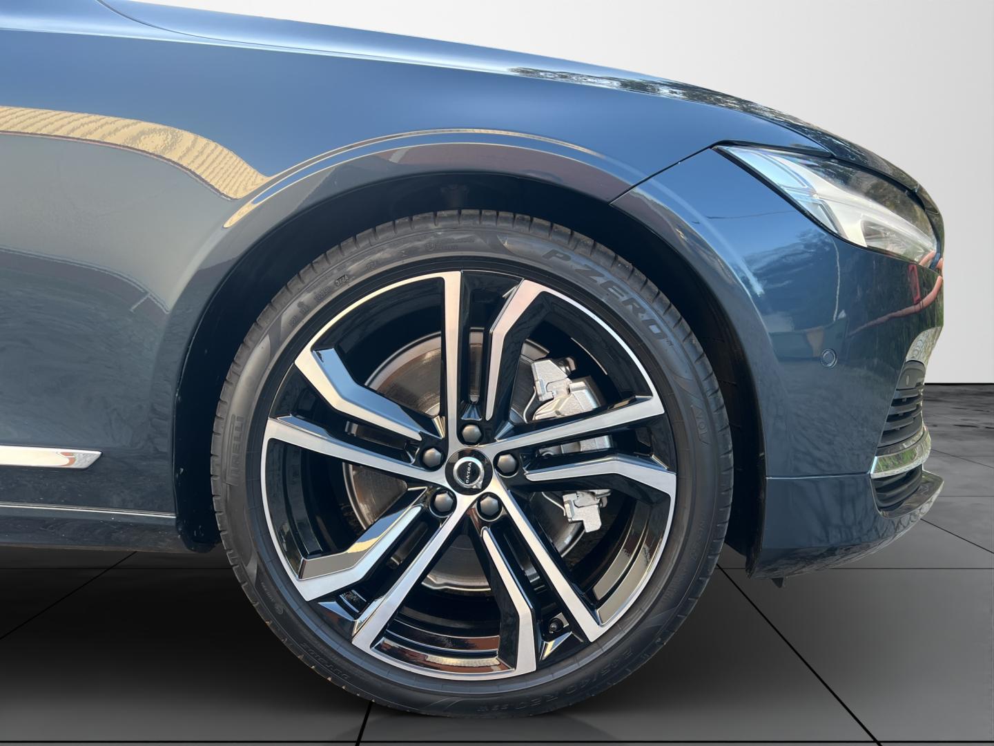 Volvo V90