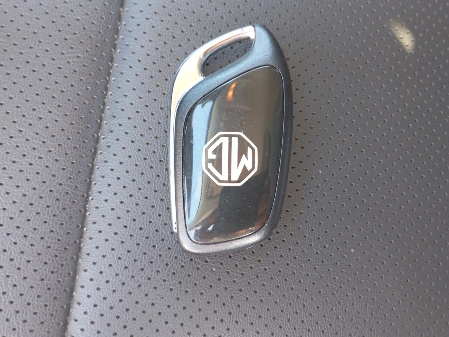 MG ZS HEV