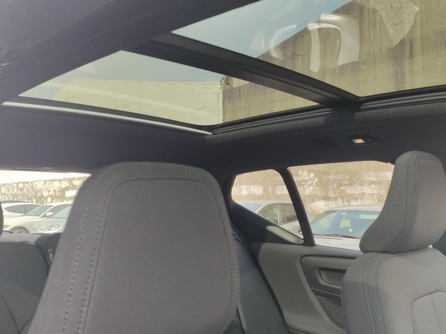 Volvo EX40