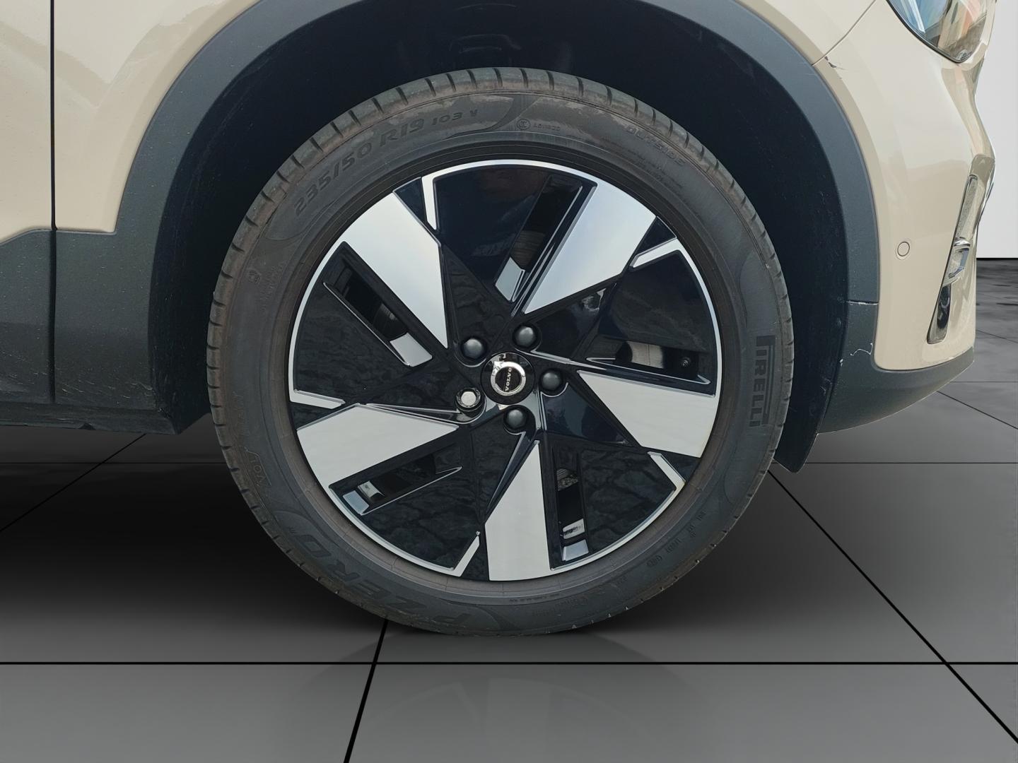 Volvo EX40
